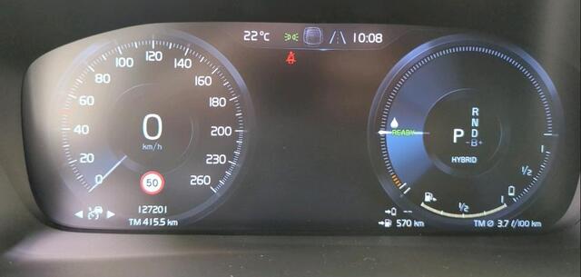 Volvo XC40 1.5 T5 262 pk Recharge Business Pro Navigatie Trekhaak Camera Carplay Bliss Pilot Assist 19 Inch Velgen DAB Sportstoel Keyless NL Auto 1e Eigenaar Plug-in Hybride