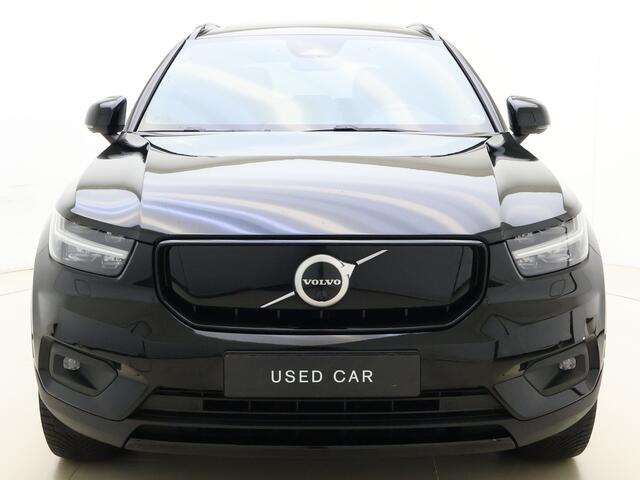 Volvo XC40 Recharge Twin Pro / Panorama dak / Harman en Kardon audio / Trekhaak / Elektrisch verstelbare stoelen / Camera rondom /