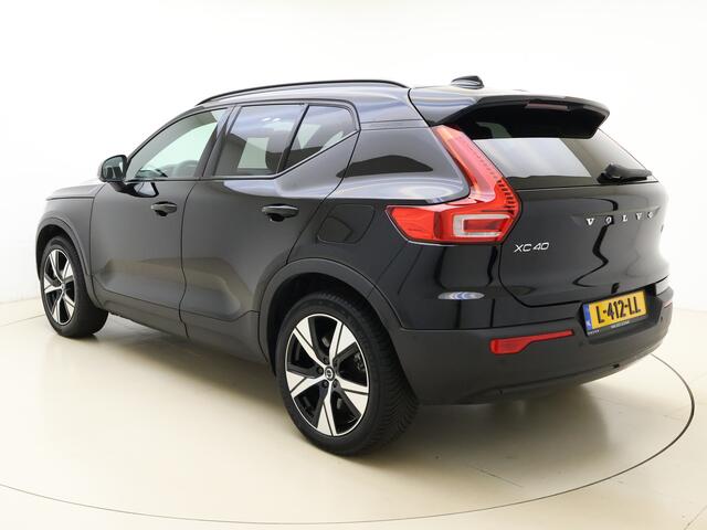 Volvo XC40 Recharge Twin Pro / Panorama dak / Harman en Kardon audio / Trekhaak / Elektrisch verstelbare stoelen / Camera rondom /