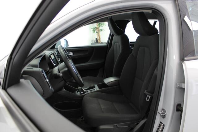 Volvo XC40 1.5 T2 Momentum Core | WEGKL-TRHAAK | CLIMA | STOEL/STUUR-VERW | CAMERA | NAVI | DAB-RADIO |