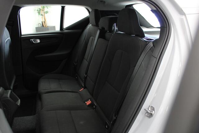 Volvo XC40 1.5 T2 Momentum Core | WEGKL-TRHAAK | CLIMA | STOEL/STUUR-VERW | CAMERA | NAVI | DAB-RADIO |