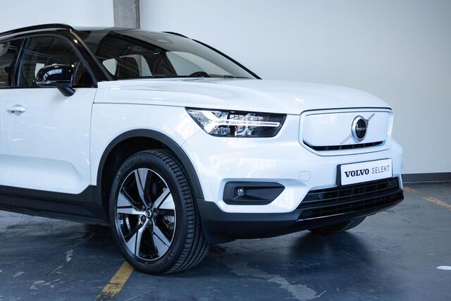 Volvo XC40 Recharge P8 AWD R-Design | Dealeronderhouden | Panoramadak | Stoelverwarming | Parkeersensoren achter | Parkeercamera | Adaptive cruise control | Warmtepomp | Adaptive cruise control | BLIS |
