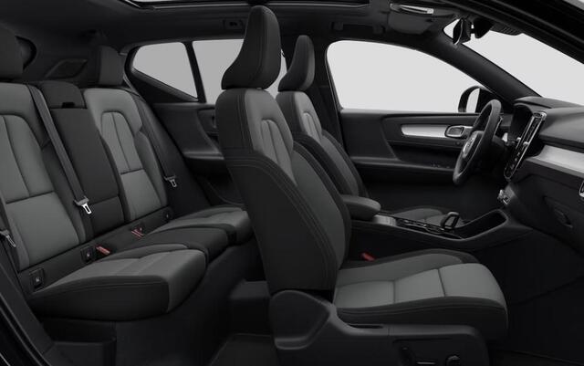 Volvo XC40 2.0 B3 Plus Black Edition | Panoramadak | Pixel LED koplampen | 20" velgen | 360 camera | Adaptive cruise control | Getint glas | Dode hoek detectie BLIS |