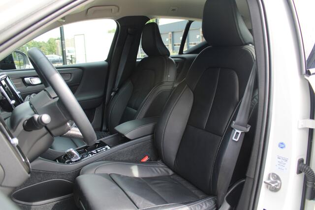 Volvo XC40 1.5 T4 Plug-in hybrid Plus Dark - Navi - Camera - Stoel-stuurverwarming - Memory - Leder - 19" LM velgen - Rijklaar