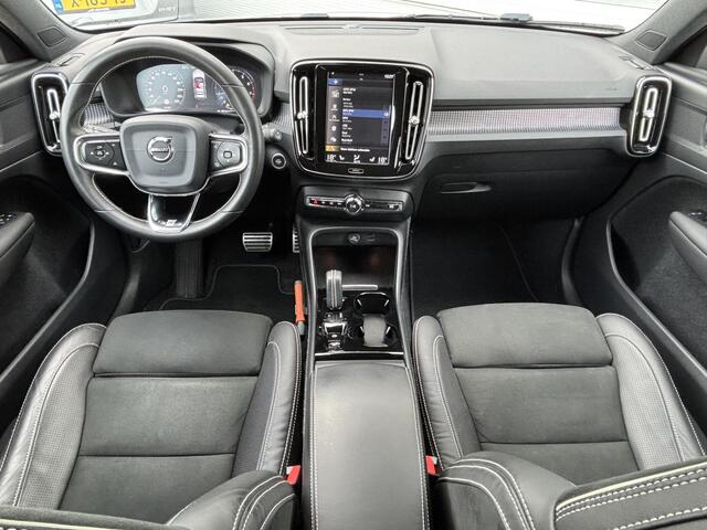 Volvo XC40 1.5 T3 R-Design / Navigatie / Camera / Dealer onderhouden / Elektrische achterklep /