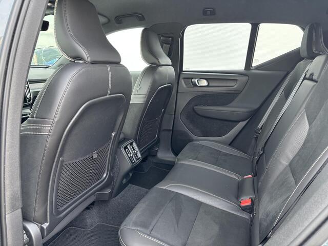 Volvo XC40 1.5 T3 R-Design / Navigatie / Camera / Dealer onderhouden / Elektrische achterklep /