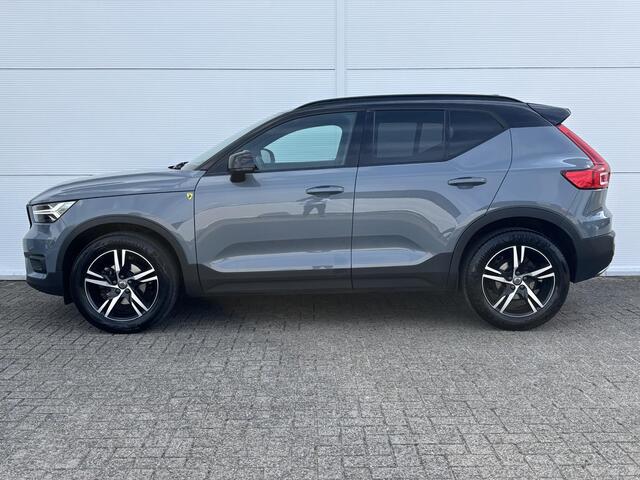 Volvo XC40 1.5 T3 R-Design / Navigatie / Camera / Dealer onderhouden / Elektrische achterklep /