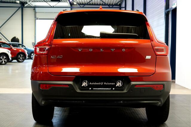 Volvo XC40 1.5 T5 Plug-in Hybrid 193kW/262pk DCT7 Plus Dark Facelift!! NAPPA LEDER + CRUISE + 360 CAMERA + NAVI SENSUS + LANE ASSIST + EL.STOELEN + STOELVERWARMING V&A + STUURVERWARMING + KEYLESS ENTRY&GO + PARKSENSOREN V&A + 18" LM-VELGEN!!