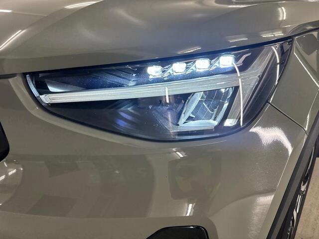 Volvo XC40 1.5 T2 Plus Dark | Harman/Kardon audio | Elektrische stoelverstelling | Stoel- en stuurverwarming | Adaptive Cruise Control | Dode hoek detectie BLIS | Keyless | Volvo On Call |