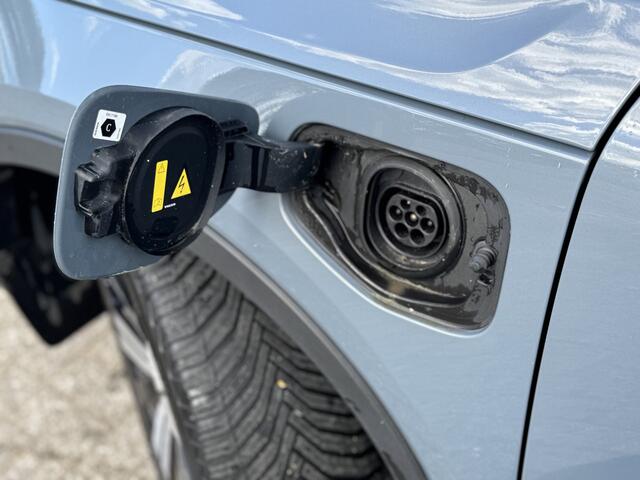 Volvo XC40 T4 Aut. Plug-in hybrid Ultimate Bright | Panoramadak | Harman Kardon | Parkeercamera | Trekhaak