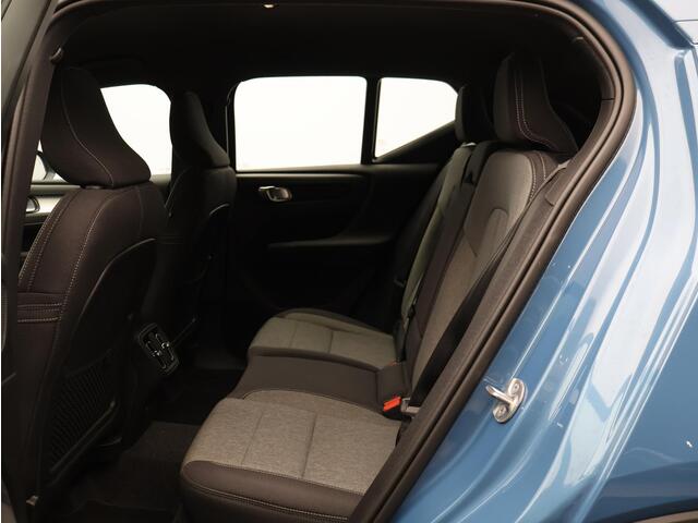 Volvo XC40 2.0 B4 Plus Dark / Trekhaak / Elektrische Stoelen / Harman Kardon / Stoel+Stuurverwarming / Adaptive Cruise / BLIS /