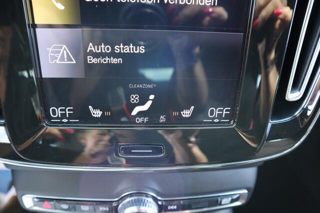 Volvo XC40 1.5 T3 Momentum | camera | cruise | navi | dealer o.h. | oh.boek