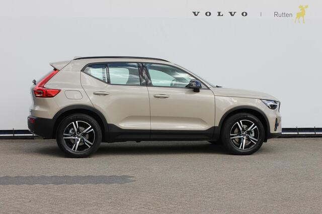 Volvo XC40 B4 211PK automaat Plus Dark Adaptieve Cruise Control / Blis / Google infotainment / Semi elektrisch wegklapbare trekhaak / Verwarmbare voorruit