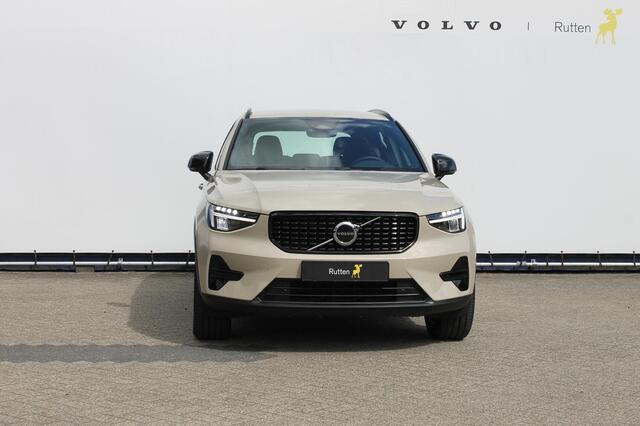 Volvo XC40 B4 211PK automaat Plus Dark Adaptieve Cruise Control / Blis / Google infotainment / Semi elektrisch wegklapbare trekhaak / Verwarmbare voorruit
