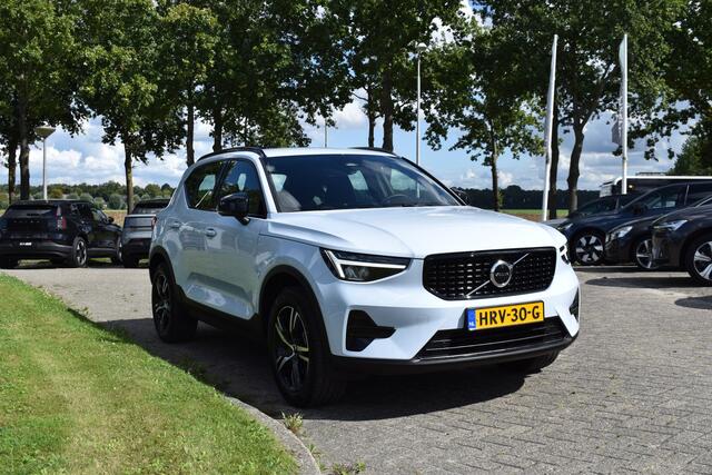 Volvo XC40 B4 211PK Automaat Plus Dark | Trekhaak | ACC | H&K | Blis | Stoel-Stuur Verwarming