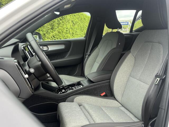 Volvo XC40 B4 Plus Dark Trekhaak | Pilot Assist | Camera | Stuurverwarming | BLIS | H&K Audio | Keyless