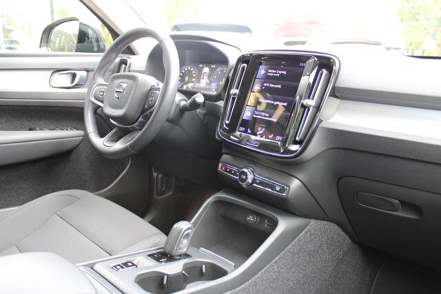 Volvo XC40 1.5 T3 Momentum | Trekhaak | Cruise control | Navigatie | Stoel-/Stuurverwarming