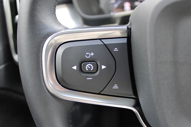 Volvo XC40 1.5 T3 Momentum | Trekhaak | Cruise control | Navigatie | Stoel-/Stuurverwarming