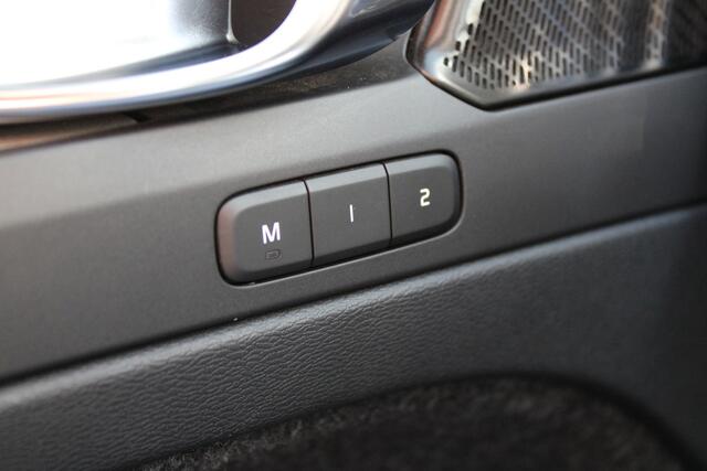 Volvo XC40 1.5 T5 Recharge Inscription - Camera - H&K - Memory - Pano - Trekhaak - Leder - Stoel/Stuurverwarming - Rijklaar