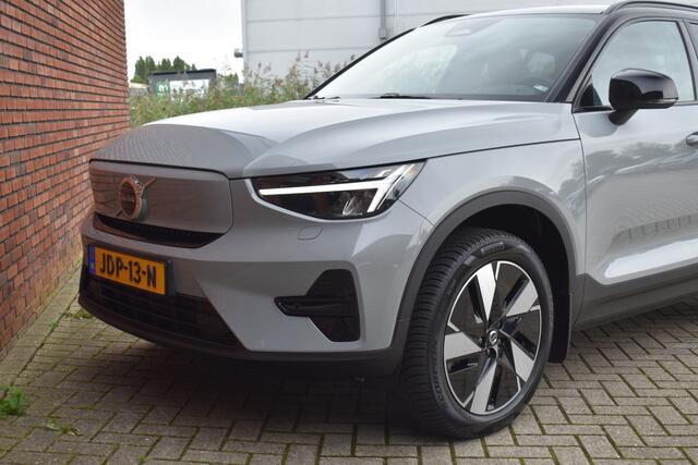 Volvo XC40 Extended Range 252PK Plus 82 kWh | Trekhaak | Stoelverwarming | Keyless |