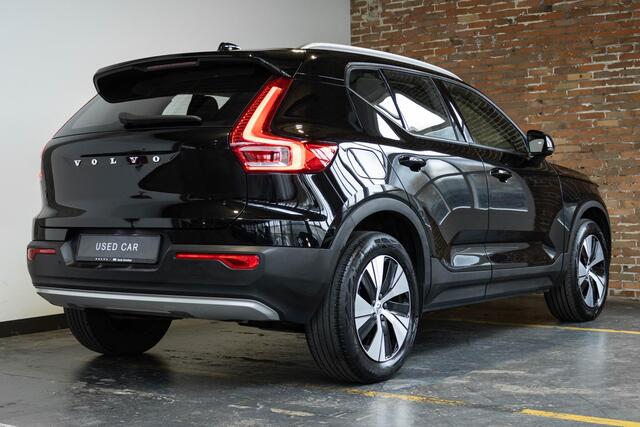 Volvo XC40 T3 Automaat Momentum | Semi Electrische wegklapbare trekhaak | 360° Parkeercamera | BLIS | Parkeersensoren voor + achter | Adaptive cruise control | Climate Control | Navigatie | Dealeronderhouden |