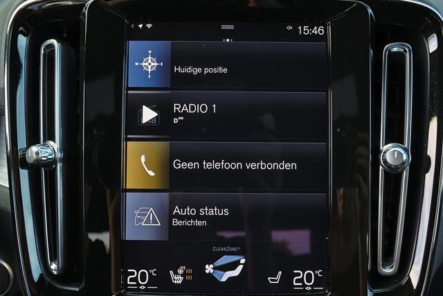 Volvo XC40 T5 Recharge Plus Dark - IntelliSafe Assist - 360º Camera - Harman/Kardon audio - Verwarmde voorstoelen & stuur - Parkeersensoren voor & achter - Elektr. bedienb. voorstoelen met geheugen links - Draadloze tel. lader - Extra getint glas - 19' LMV