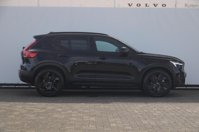 Volvo XC40 B4 211PK Automaat Plus Black Edition / Trekhaak / 360 Camera / Adaptieve cruise control / Stoel- en stuurwielverwarming / Elektrische achterklep / harman kardon Audio / App carplay /
