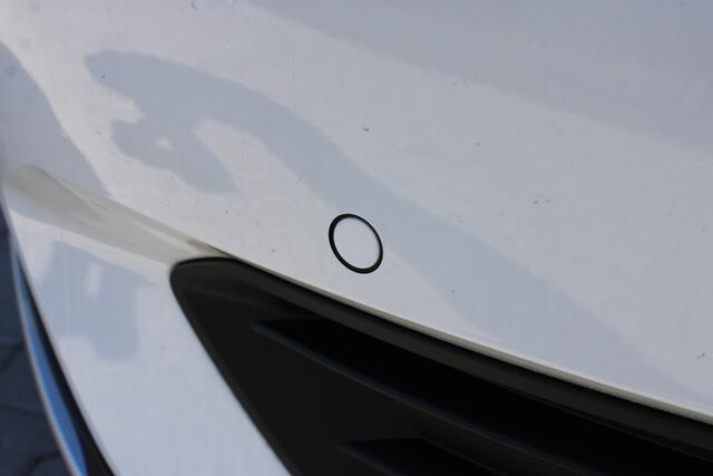 Volvo XC40 1.5 T5 Twin Engine Momentum Pro | Incl. 12 maanden garantie | 100% onderhouden | Cruise control | Climate control | Apple carplay/Android auto | Parkeercamera | Stoelverwarming |