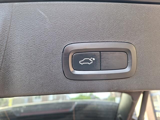 Volvo XC40 2.0 T5 AWD R-Design