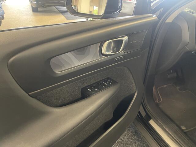 Volvo XC40 1.5 T5 Recharge plus Dark 261 pk apple/android van eerste eigenaar