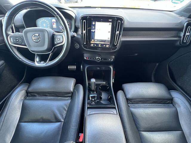 Volvo XC40 2.0 T4 Automaat 190 pk AWD R-Design Navigatie Trekhaak 2000 kg Panoramadak ACC Pilot Assist 360 Camera Vol Leder Elek stoelen Standkachel Apple Carplay Vol Opties NL Auto 4-WD