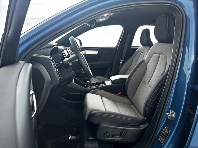 Volvo XC40 B4 Plus Dark | Parkeercamera | Stoel- en Stuurverwarming | Harman Kardon | Trekhaak