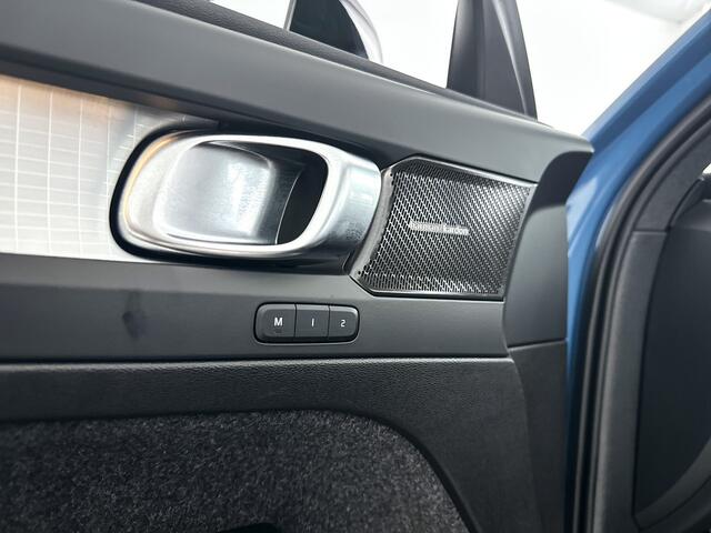 Volvo XC40 B4 Plus Dark | Parkeercamera | Stoel- en Stuurverwarming | Harman Kardon | Trekhaak