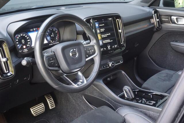 Volvo XC40 2.0 T4 R-Design | Automaat | Panoramadak | Harman/Kardon | Trekhaak | Camera |