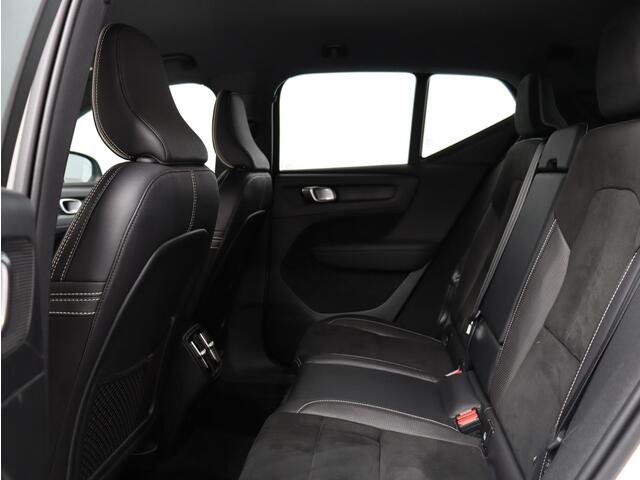 Volvo XC40 T2 Automaat R-Design Volvo XC40 T2 129PK / Automaat R-Design / Park Assist Pack / adaptieve cruise control / BLIS / Key Less / 18"/