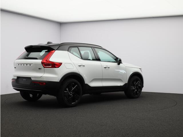 Volvo XC40 2.0 B4 Plus Black Edition / Nubuck Bekleding / Harman Kardon / Stoel+Stuurverwarming / Adaptive Cruise / Pilot Assist / BLIS / Keyless /