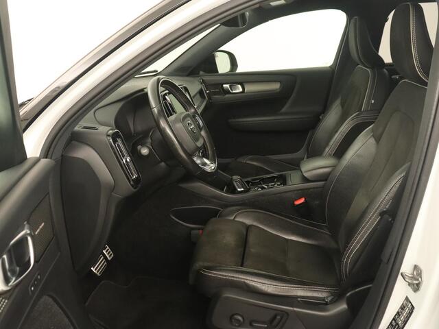 Volvo XC40 2.0 T5 R Design Luxury Line | Panoramadak | Adaptive cruise | 360 Camera | Stoel & stuurverwarming | 20'' | Carplay | Harman/Kardon | Navigatie | Leder/Alcanatara | Full LED | Memory