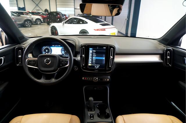 Volvo XC40 2.0 T4 140kW/190pk Aut8 Momentum Pro ADAPT.CRUISE + PILOT ASSIST + AMBER LEDER + LED KOPLAMPEN + 360 CAMERA + PARKSENSOREN V&A + KEYLESS ENTRY&GO + EL. ACHTERKLEP + LANE ASSIST + BLIS + PARKSENSOREN V&A + 18" LM-VELGEN!!
