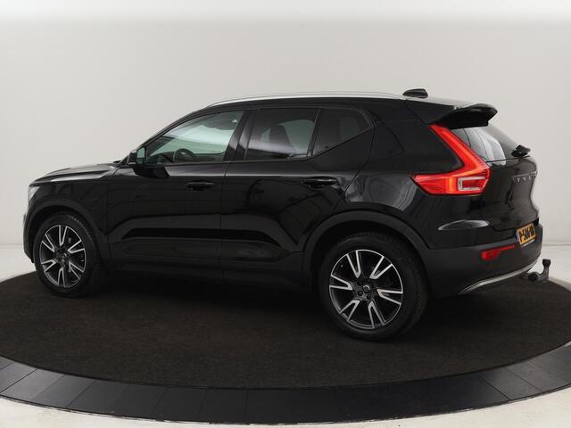 Volvo XC40 2.0 D3 Momentum | Trekhaak | Stoelverwarming | Harman/Kardon | Camera | Navigatie | Full LED | Getint glas | Parkeerhulp