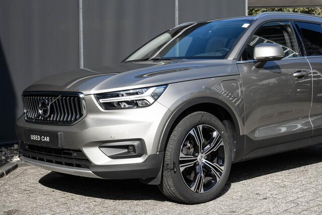 Volvo XC40 T5 Recharge Inscription | Blond lederen bekleding | Adaptive Cruise Control | Parkeerverwarming | 360° Parkeercamera | Parkeersensoren voor + achter | Stoelverwarming voor + achter | BLIS | Harman Kardon Premium Audio
