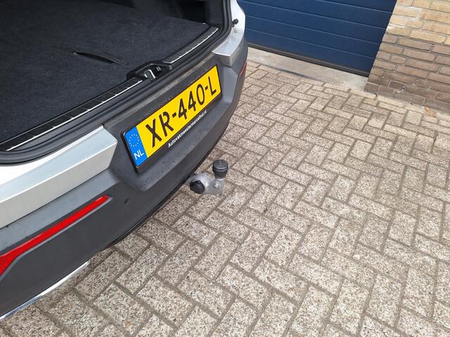 Volvo XC40 2.0 T4 R-Design