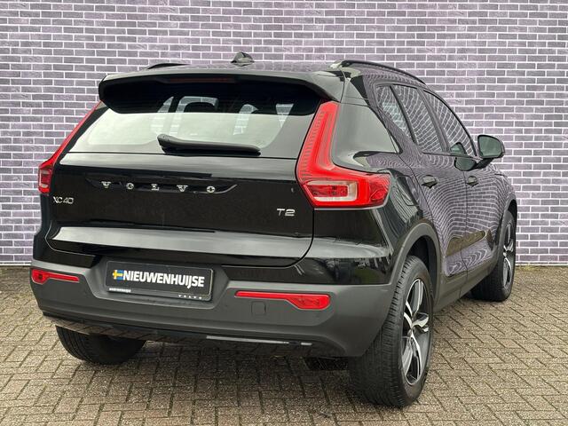 Volvo XC40 1.5 T2 R-Design | LED | Panorama Schuifdak | Stoel + Stuurverwarming | Blis | Adaptieve Cruise controle | Camera | Panorama dak | Zitvlak verlengers | Elektrische achter klep |