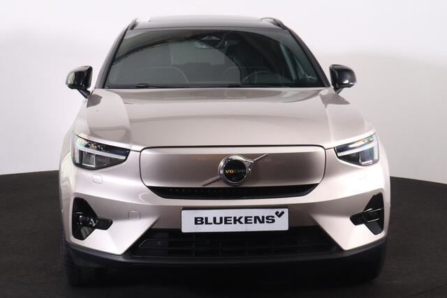 Volvo XC40 Recharge Twin Ultimate 78 kWh - IntelliSafe Assist & Surround - 360º Camera - Harman/Kardon audio - Verwarmde voorstoelen, stuur & achterbank - Parkeersensoren voor & achter - Elektr. bedienb. voorstoelen met geheugen links - Draadloze tel. lader - Warmte