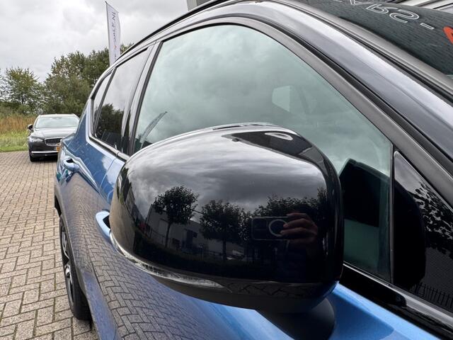 Volvo XC40 1.5 T3 R-Design + D-glas + Harman Kardon Sound + 18 Inch Lmv