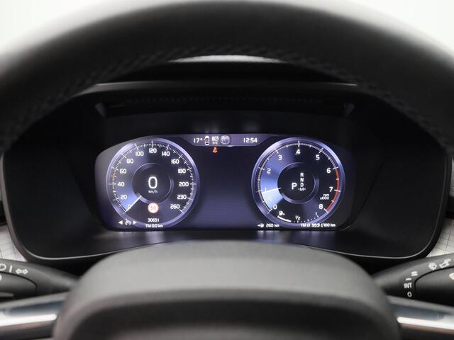 Volvo XC40 1.5 T2 Momentum Core | CAMERA | KEYLESS