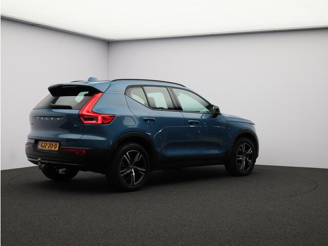 Volvo XC40 2.0 B4 Plus Dark / Trekhaak / Elektrische Stoelen / Harman Kardon / Stoel+Stuurverwarming / Adaptive Cruise / BLIS /