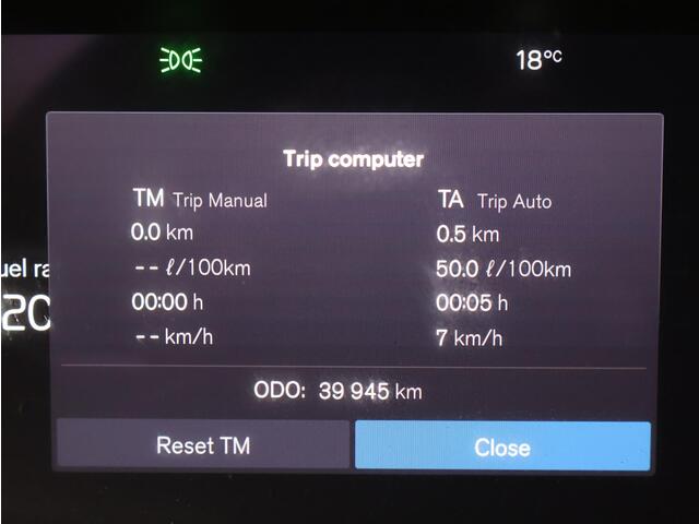 Volvo XC40 2.0 B4 Plus Dark / Trekhaak / Elektrische Stoelen / Harman Kardon / Stoel+Stuurverwarming / Adaptive Cruise / BLIS /