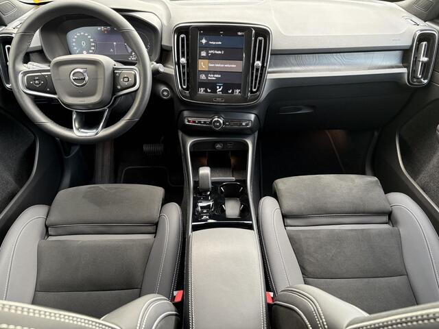 Volvo XC40 1.5 T4 Plug-in hybrid Plus Dark | Facelift | BLIS | Adaptieve Cruise controle | 360º Camera | Microtech bekleding | LED | Stoel + Stuur verwarming | elektrisch bedienbare voor stoelen |