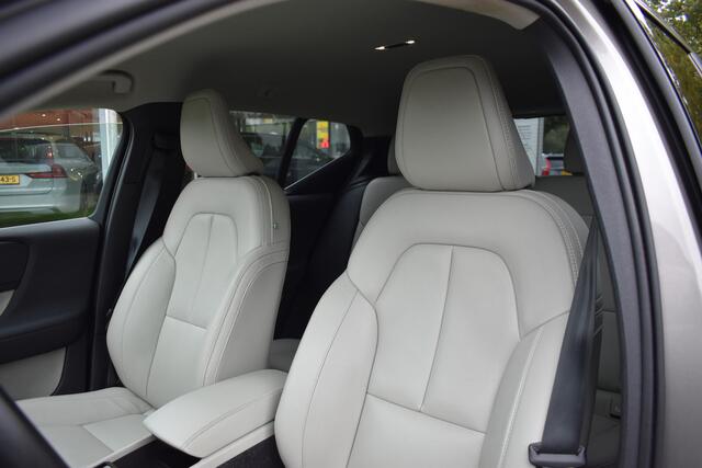 Volvo XC40 T5 262PK Plug-in Hybrid Inscription | Trekhaak | 1e eigenaar | BLIS | ACC | Leer | Camera | 19"LMV | Stoelverwarming