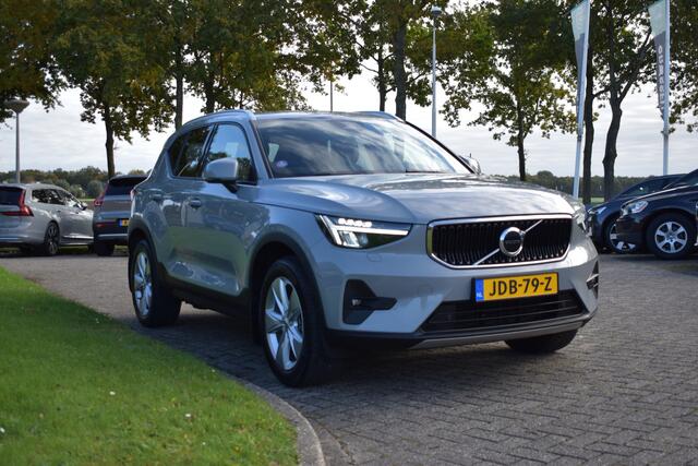 Volvo XC40 B4 211PK Automaat Core ACC | Trekhaak | Blis | All season | Camera | Stoelverwarming | Stuurverwarming